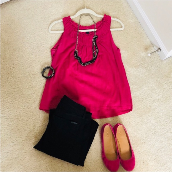 Banana Republic Ruffled Sleeveless Blouse - Picture 2 of 3